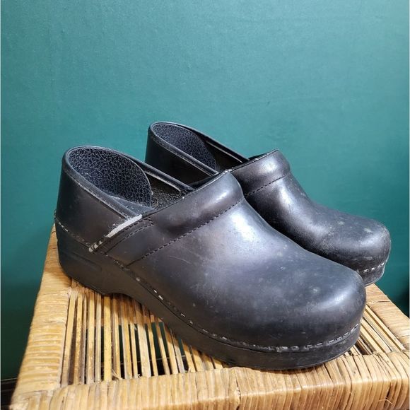 Dansko Womens Black Genuine Leather Clogs Size 39
